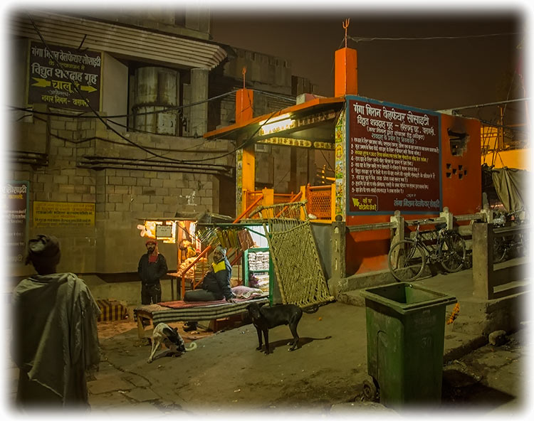 Cremation ghat in Varanasi/ Benares